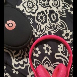 NEW HOT PINK BEATS SOLO w/o CORD